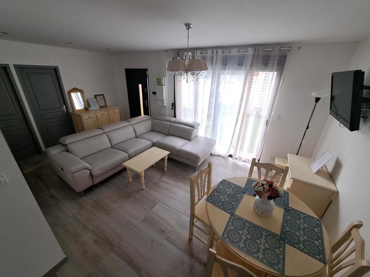 Charmante Maison Avec Piscine Bessan Εξωτερικό φωτογραφία